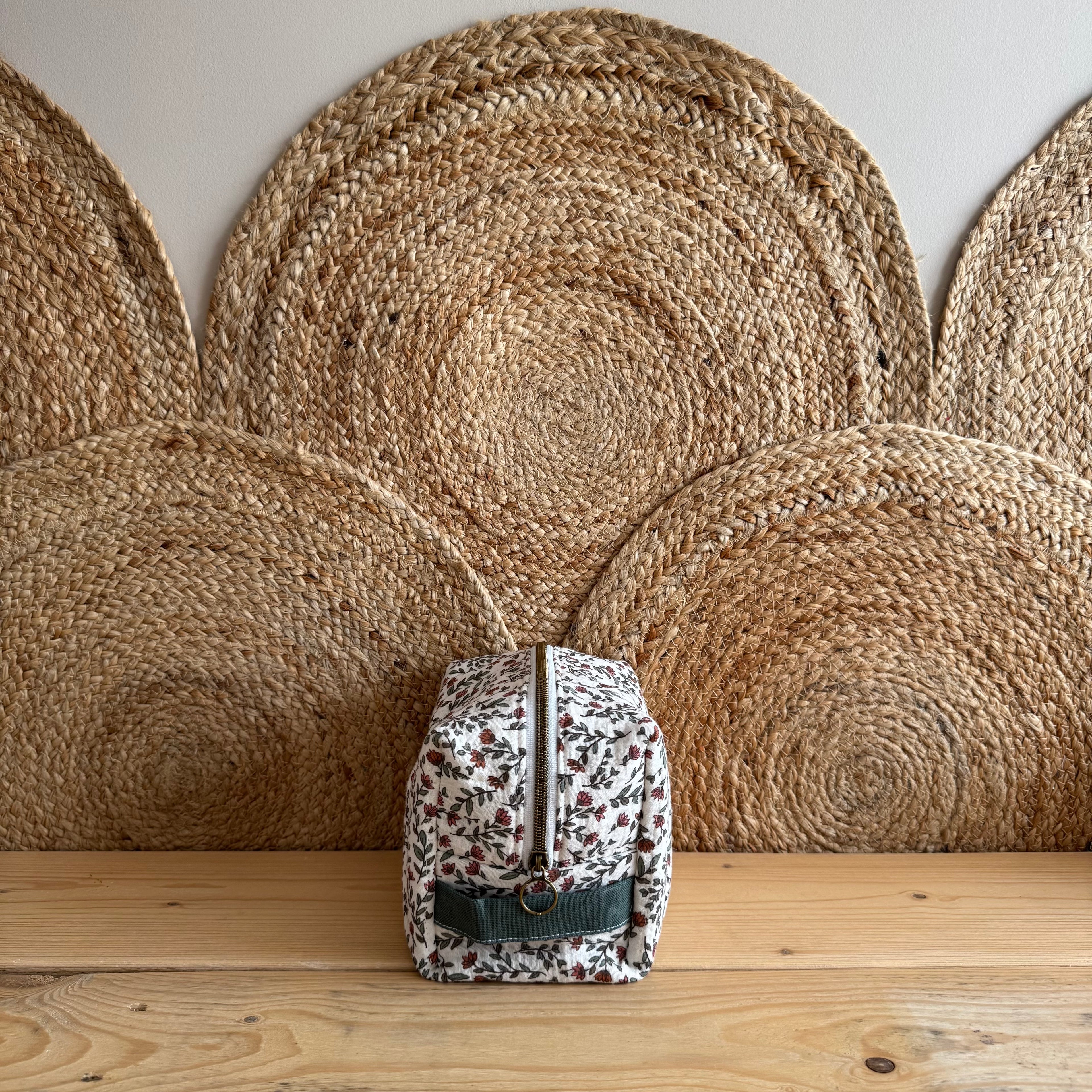 Trousse de toilette gaze de coton matelassé petites fleurs