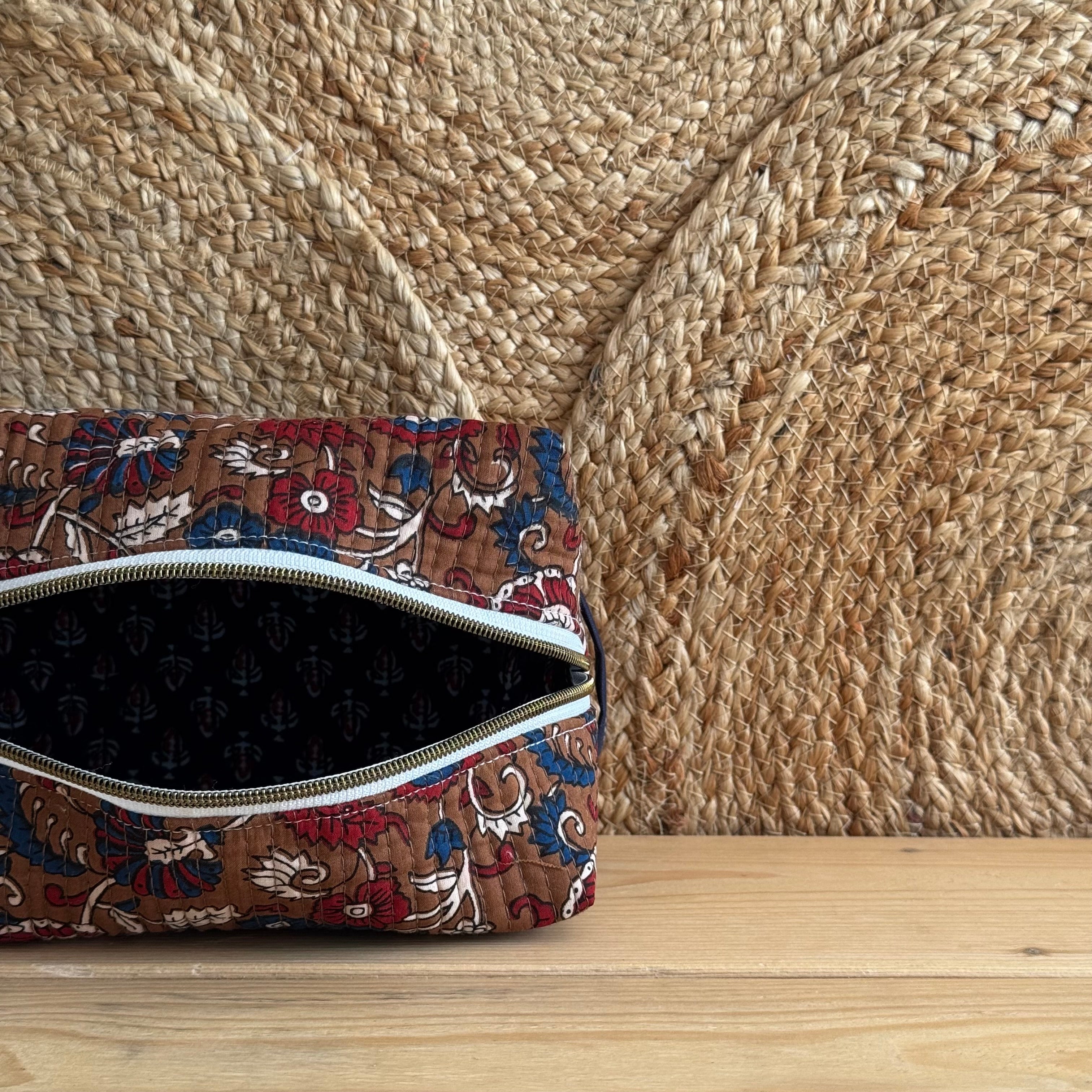 Trousse de toilette matelassé marron fleuri