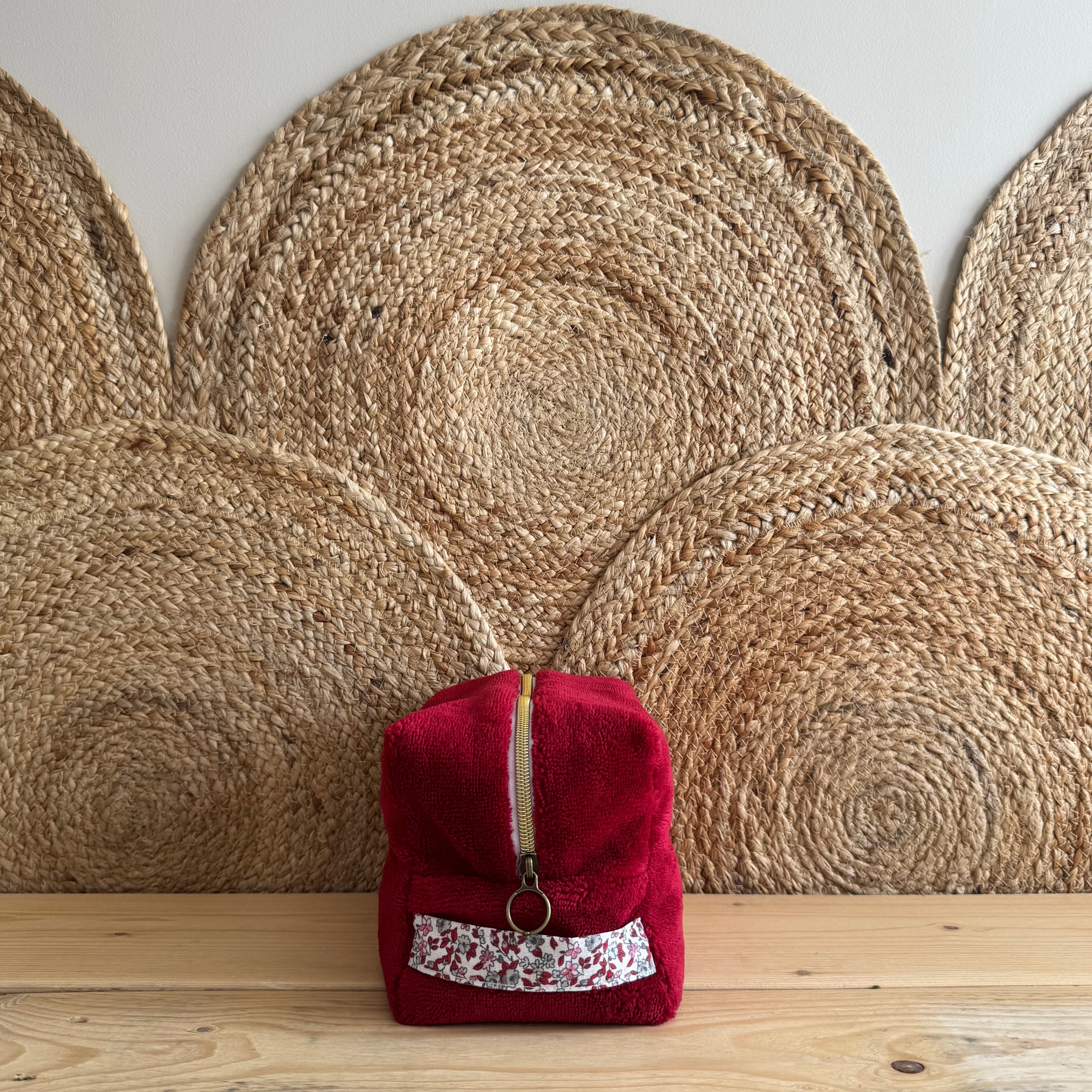 Trousse de toilette rouge / fleurie