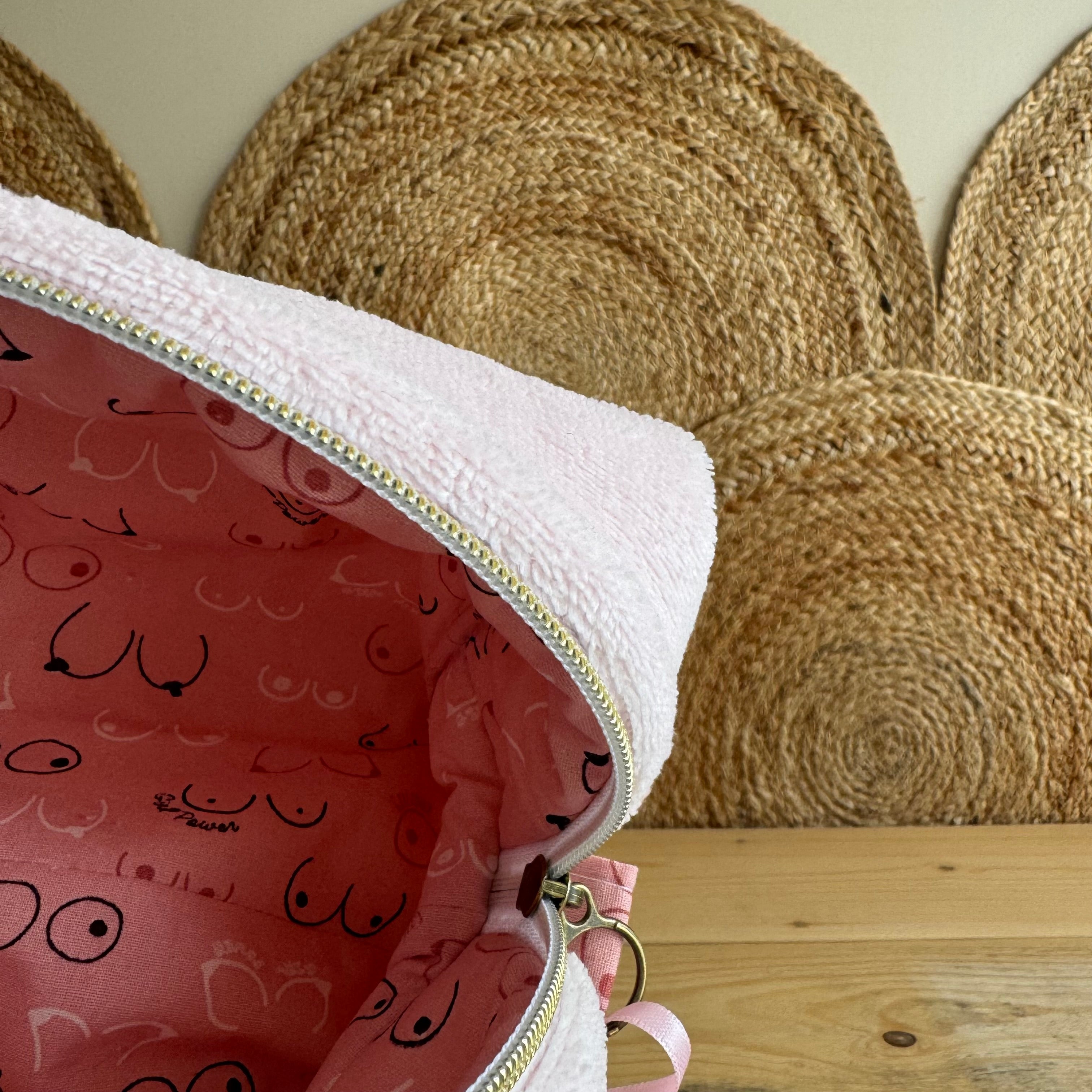 Trousse de toilette rose octobre rose