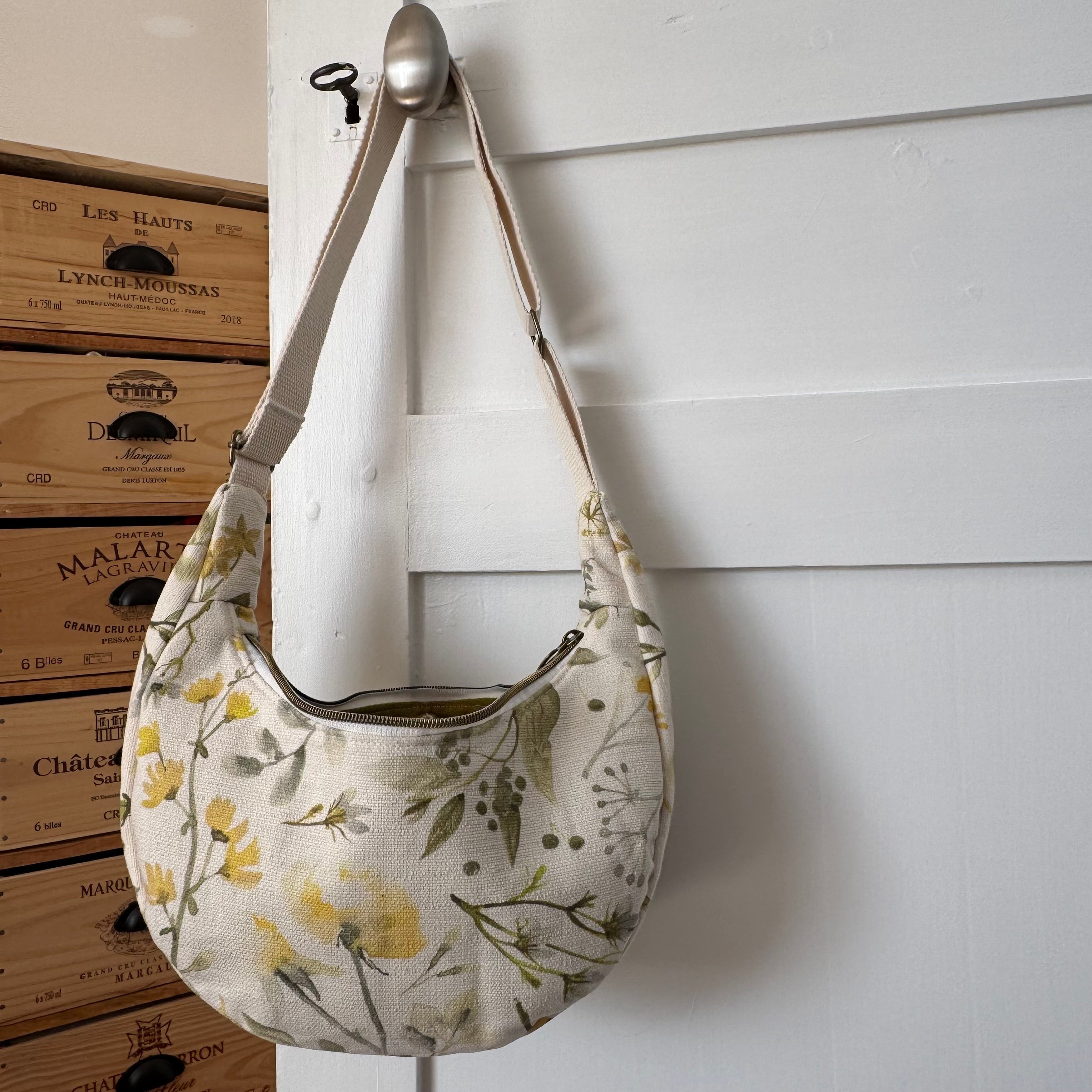 Sac demi-lune fleuri / vert