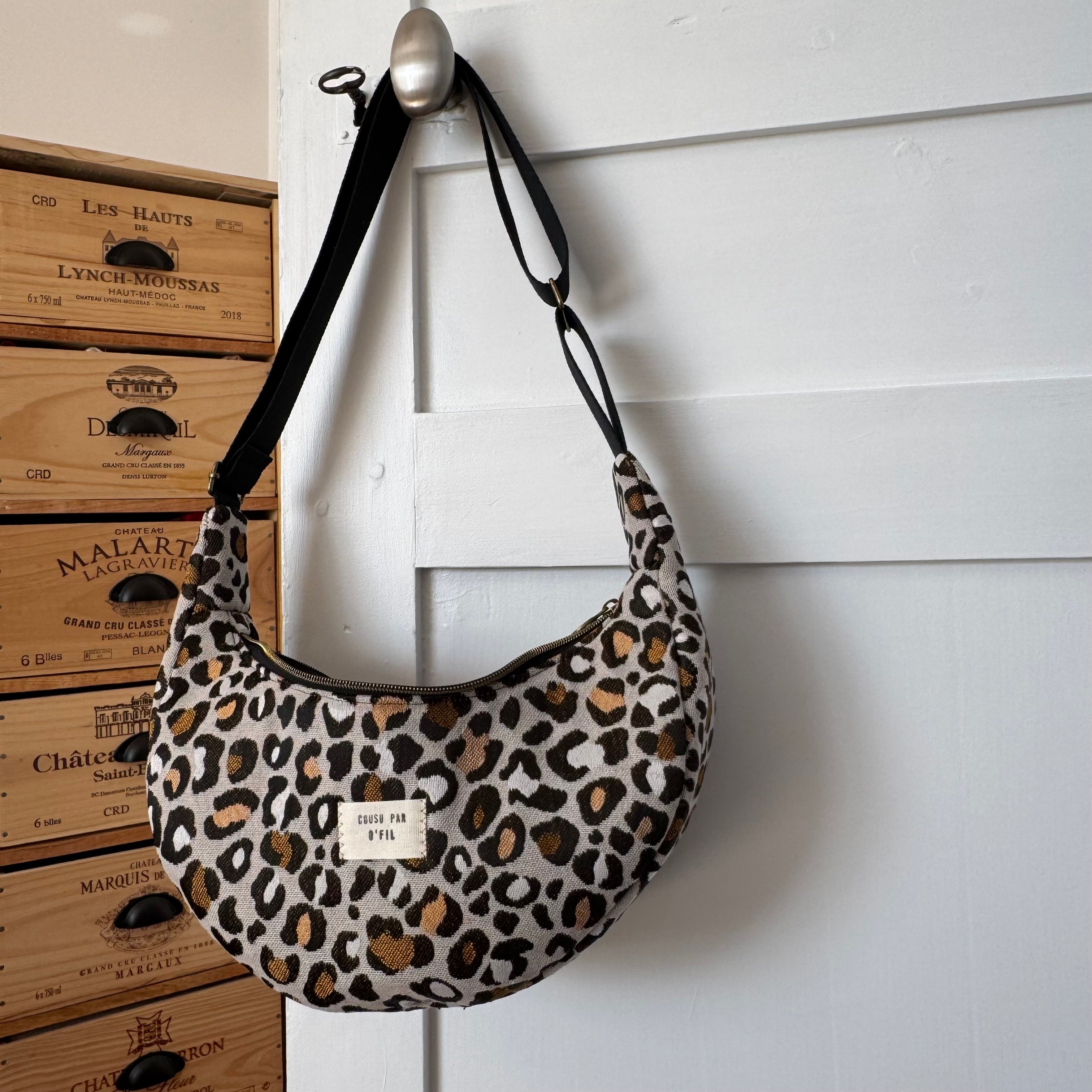 Sac demi-lune jacquard léopard / marron
