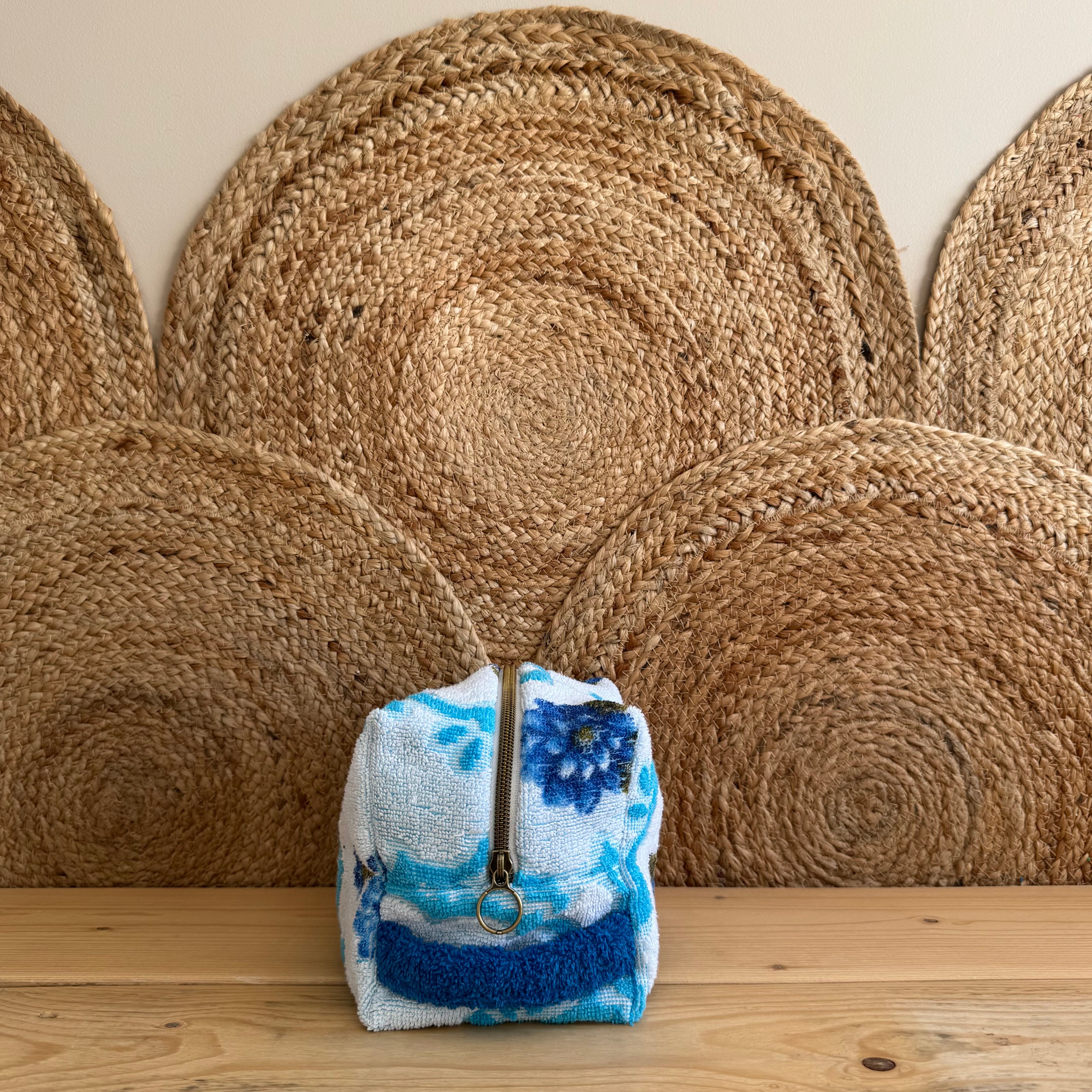 Trousse de toilette vintage fleurie / bleu roi