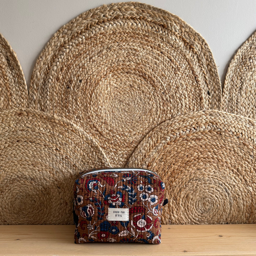 Trousse de toilette matelassé marron fleuri