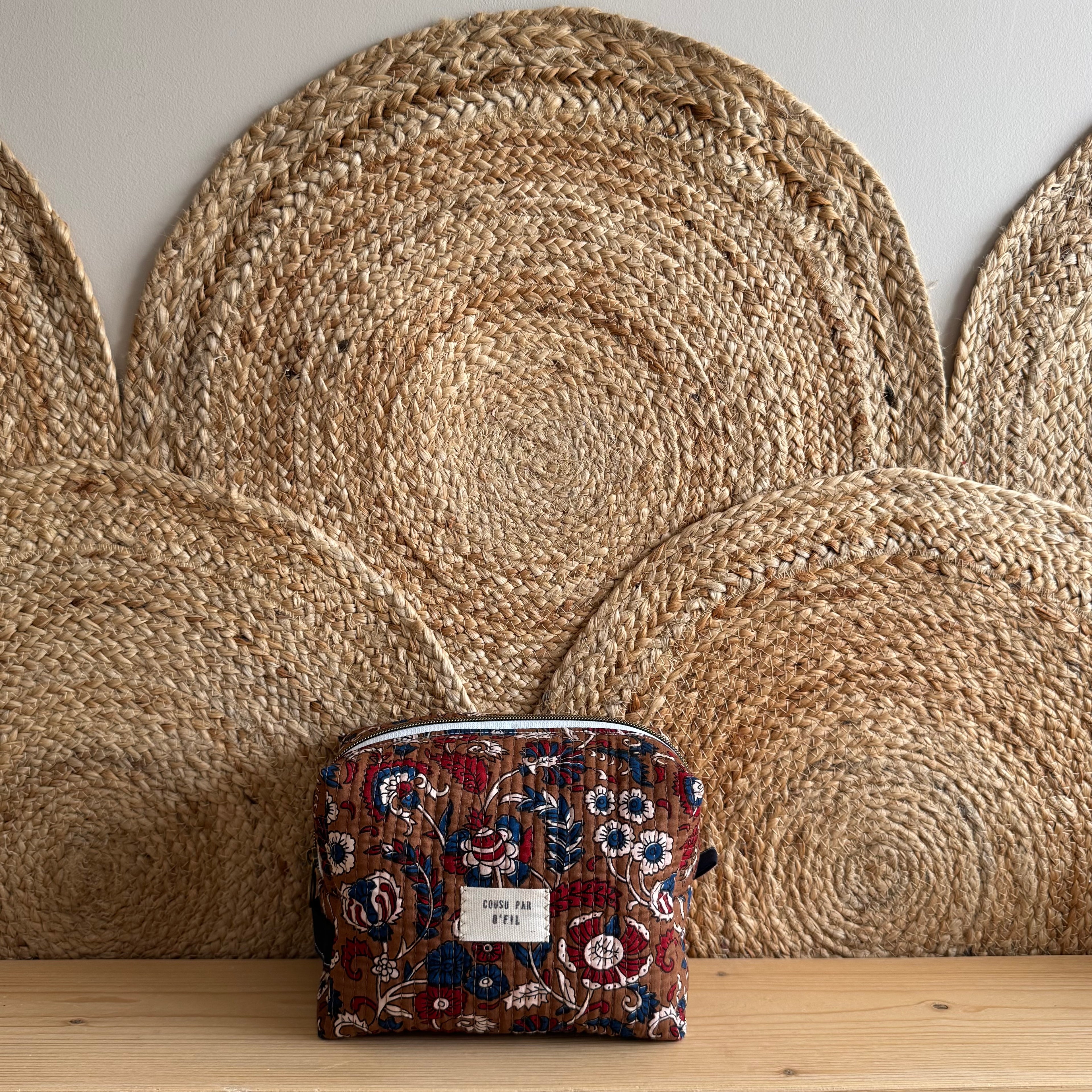 Trousse de toilette matelassé marron fleuri