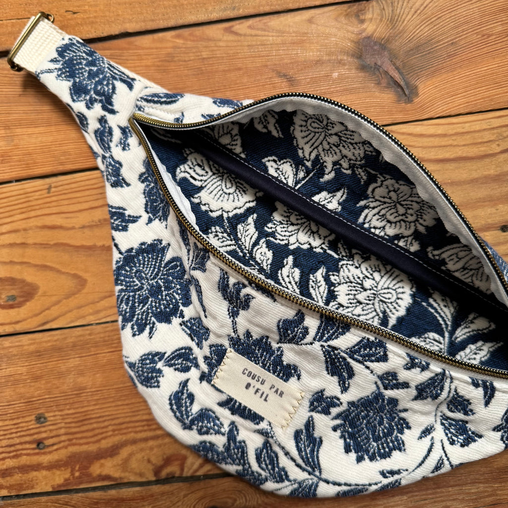 Sac banane jacquard fleuris bleu