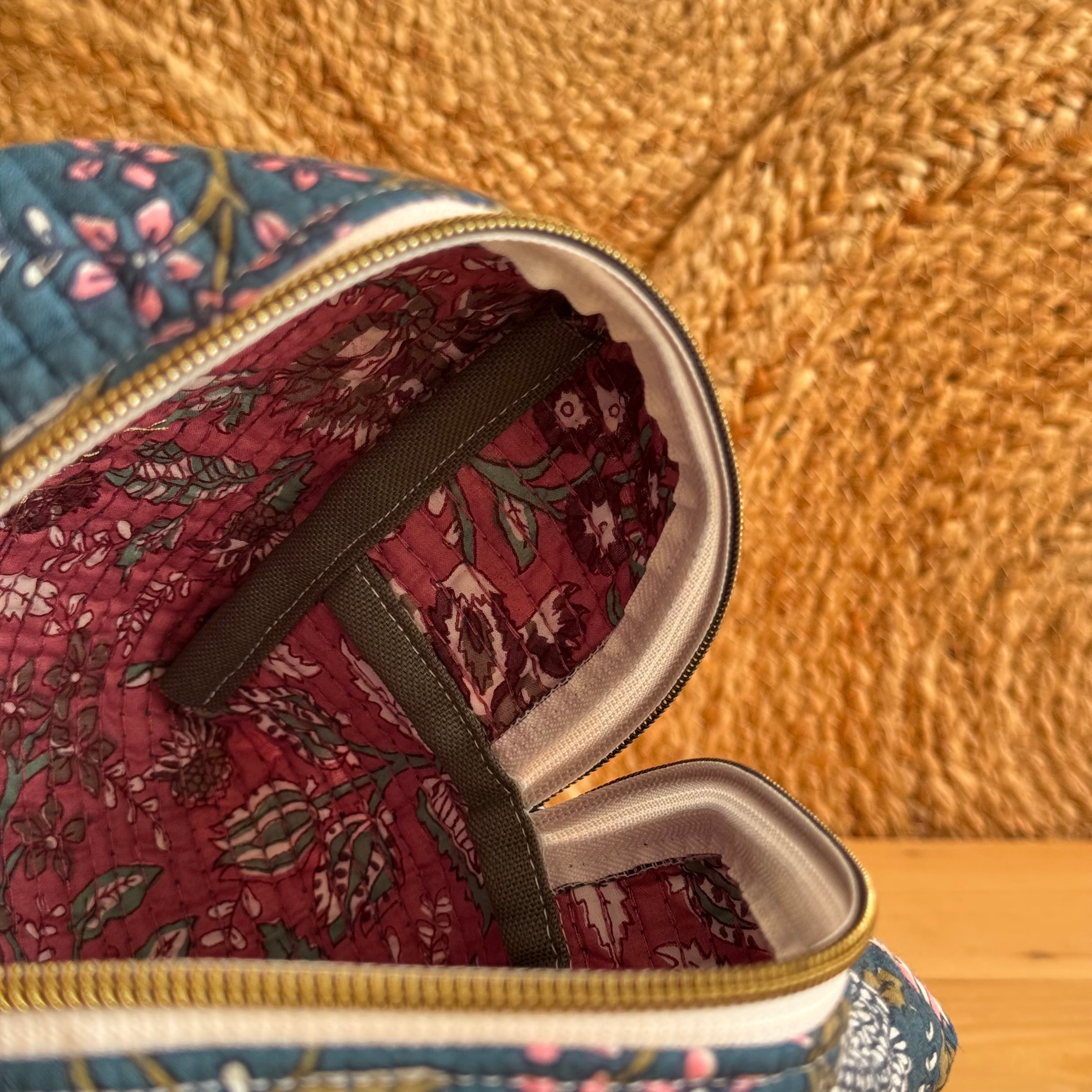 Trousse de toilette matelassé bleu canard petites fleurs