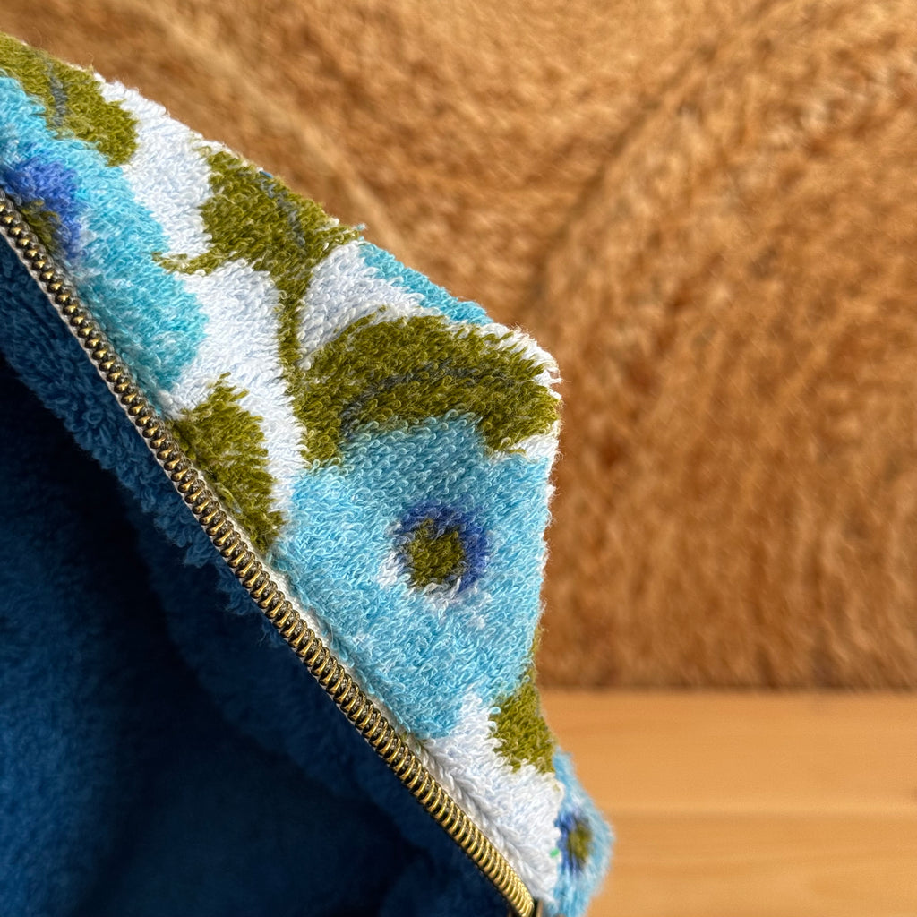 Trousse de toilette vintage fleurie / bleu roi