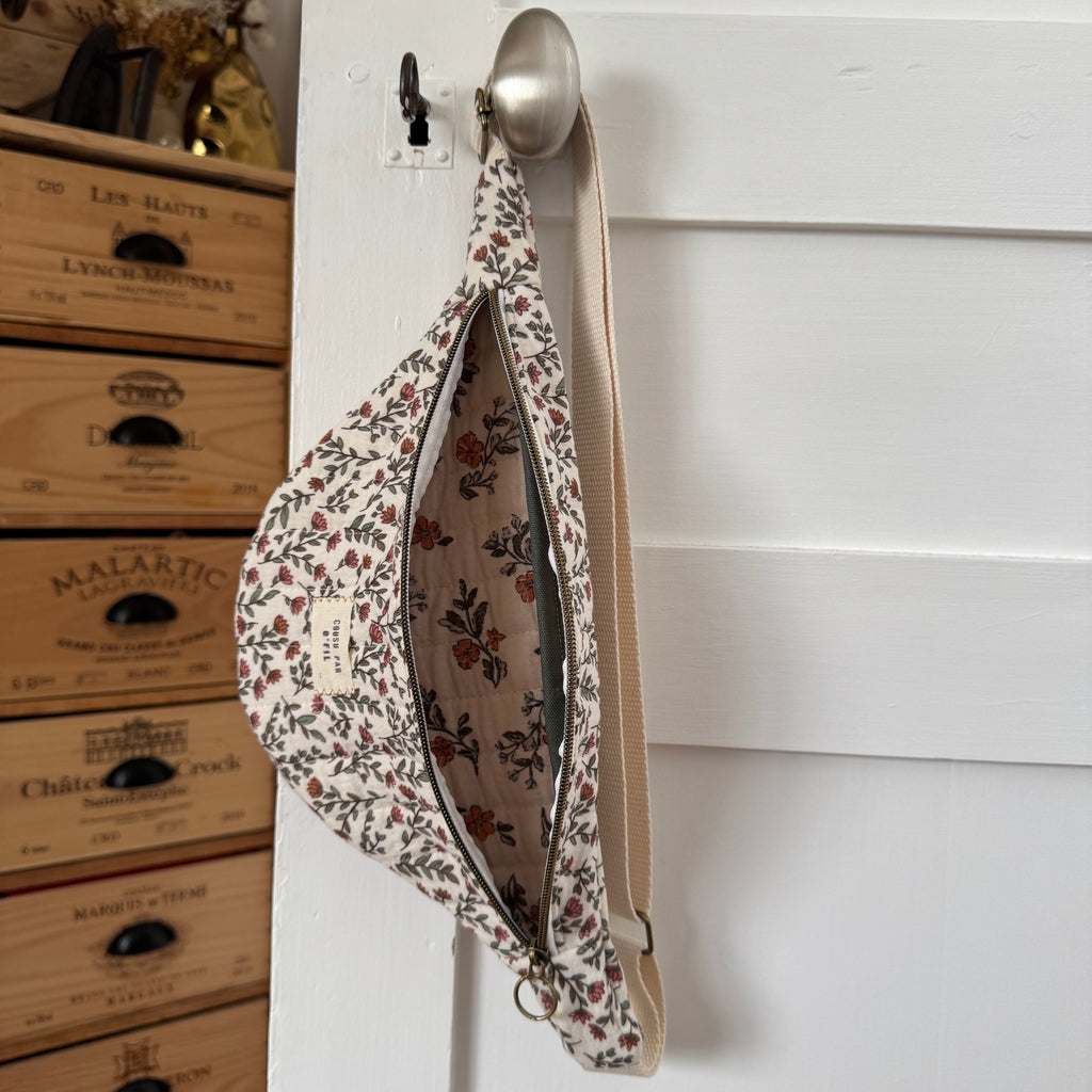 Sac banane gaze de coton matelassé petites fleurs