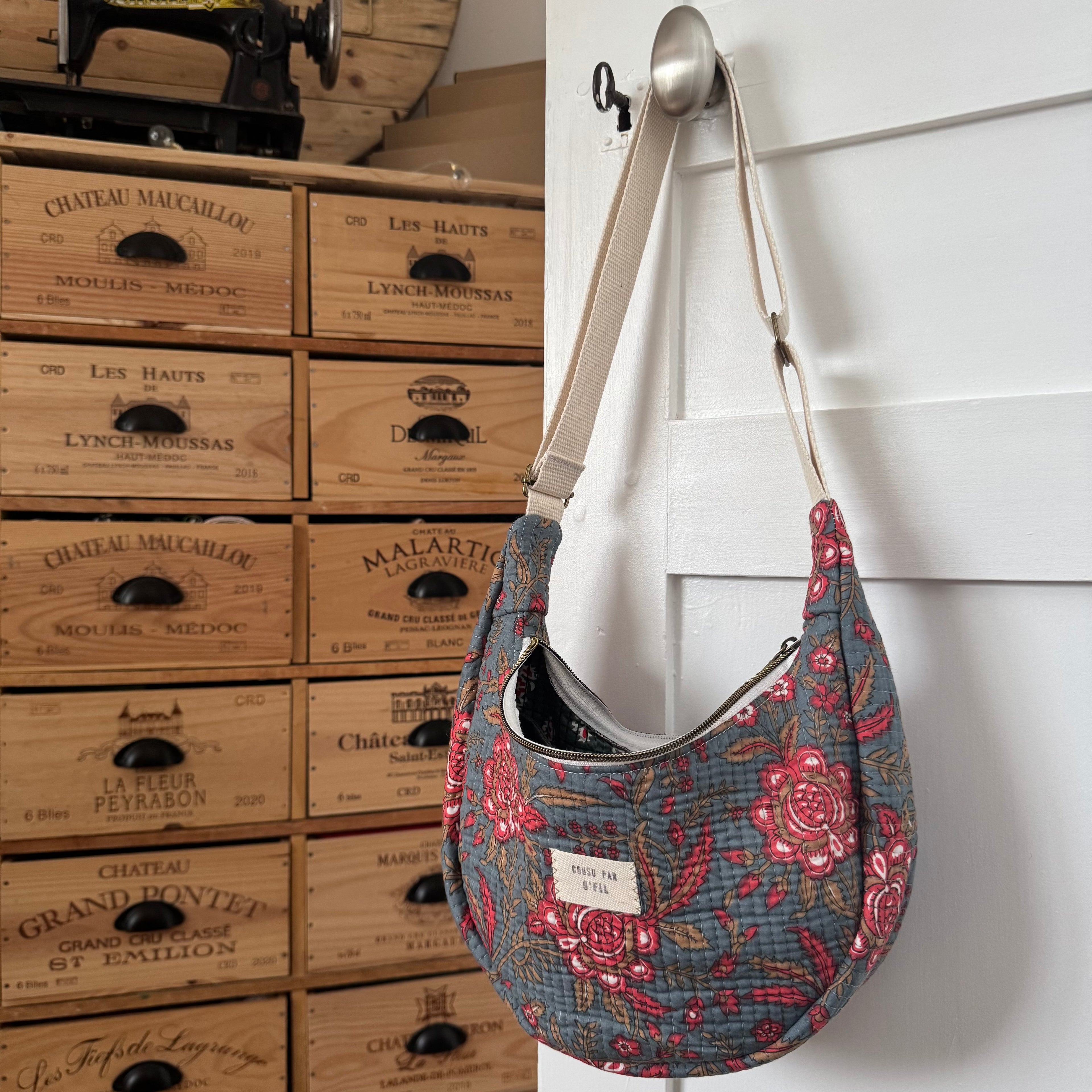 Sac demi-lune matelassé bleu/gris