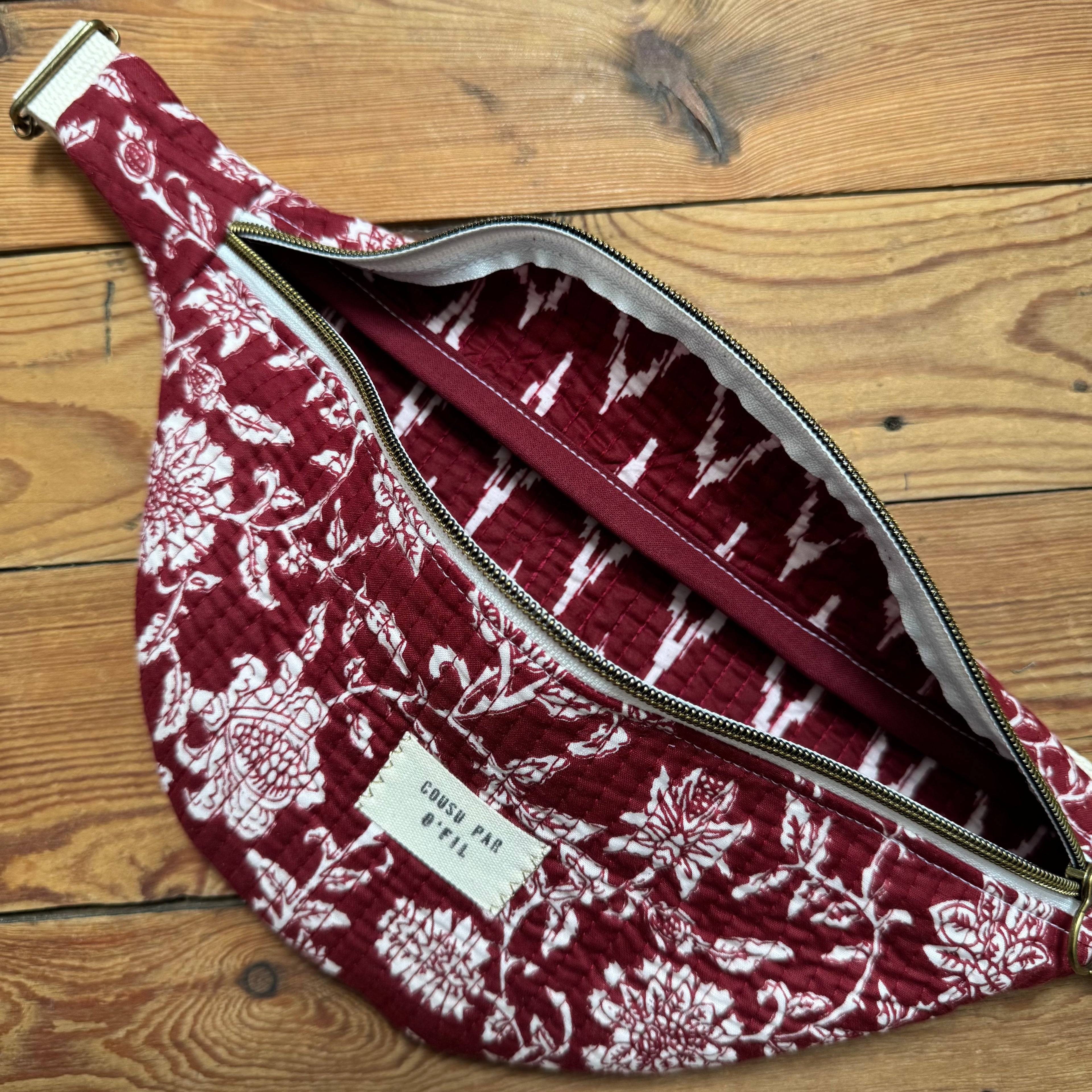 Sac banane matelassé bordeaux