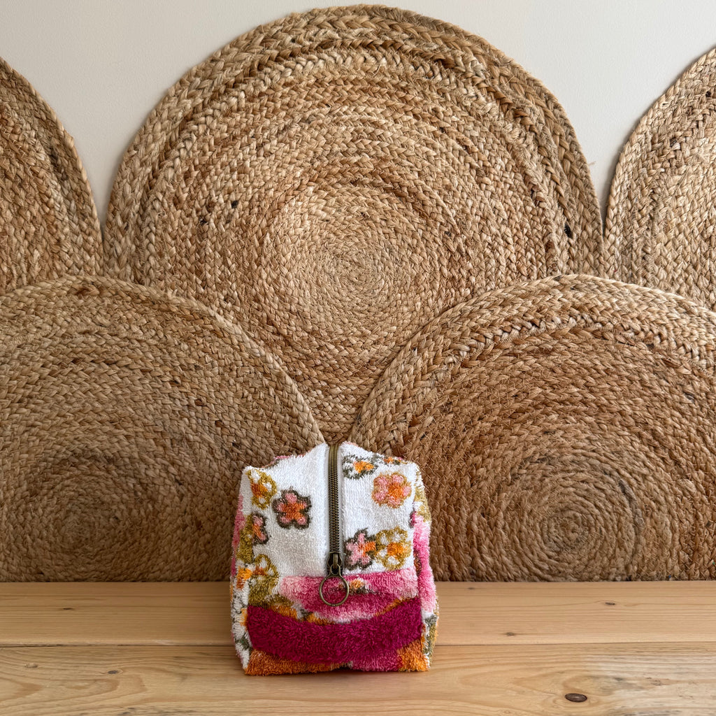 Trousse de toilette vintage fleurie / fushia