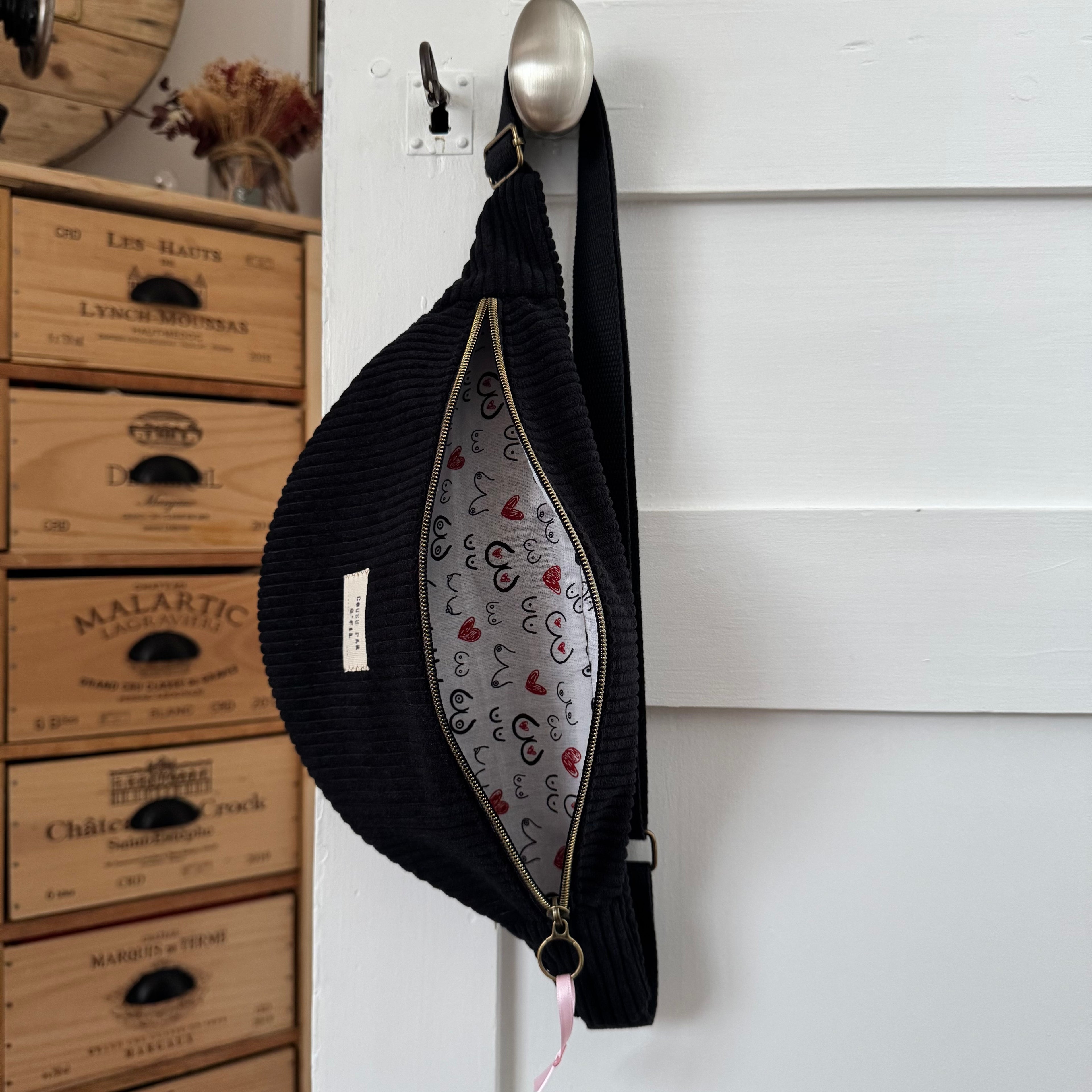 Sac banane octobre rose velours noir