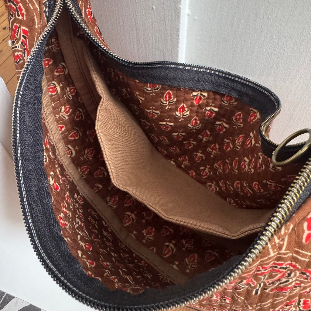 Sac demi-lune matelassé marron