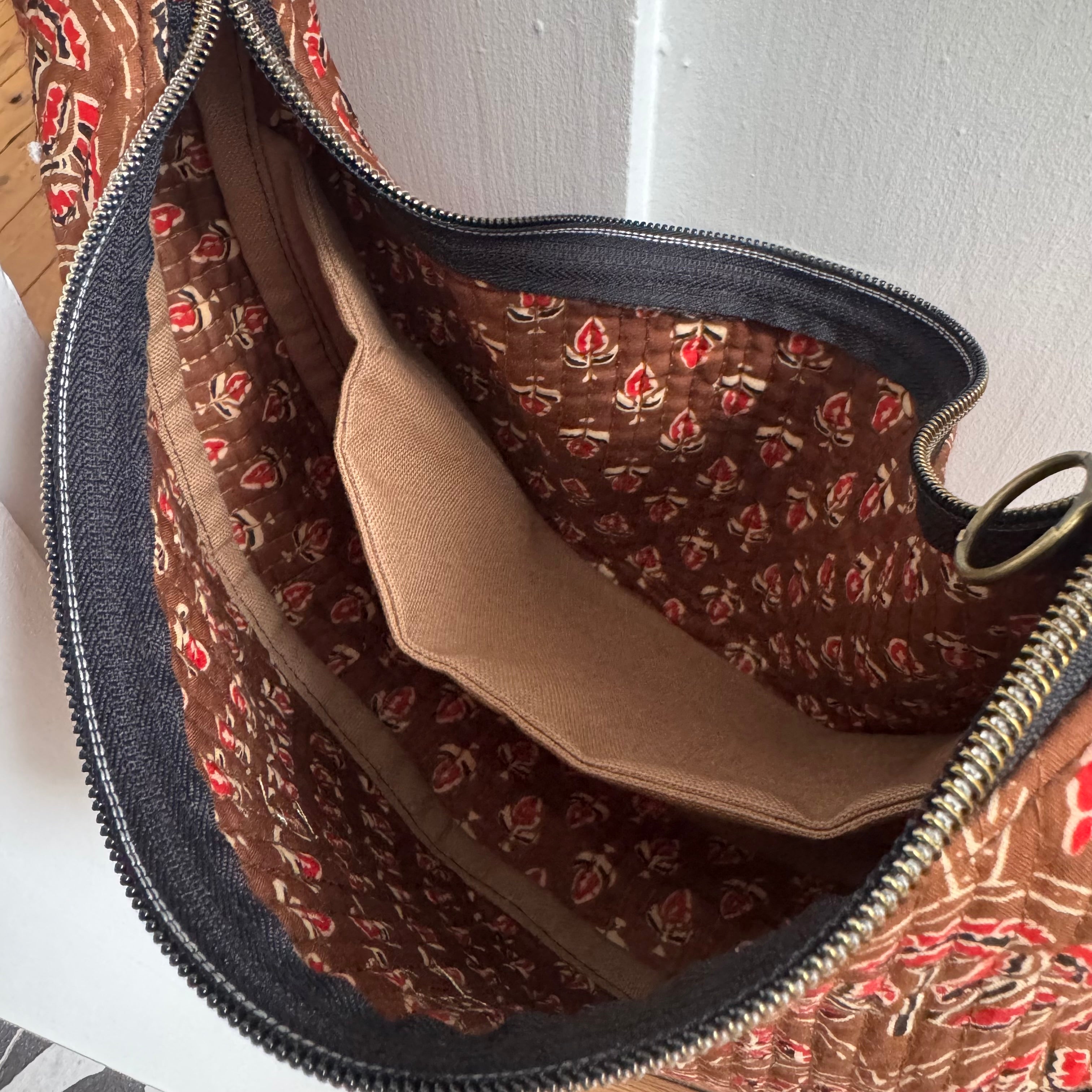 Sac demi-lune matelassé marron