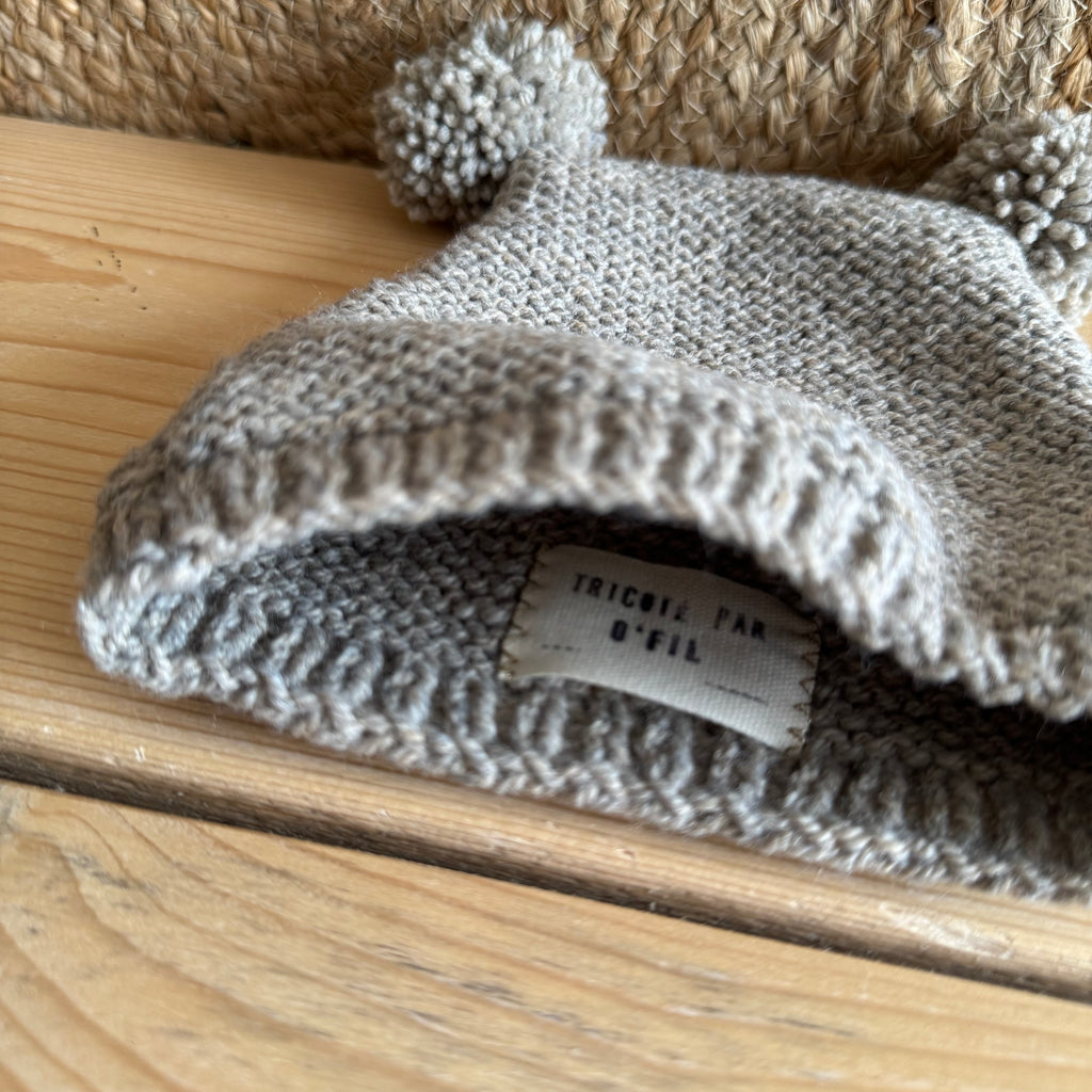 Bonnet pompons taupe