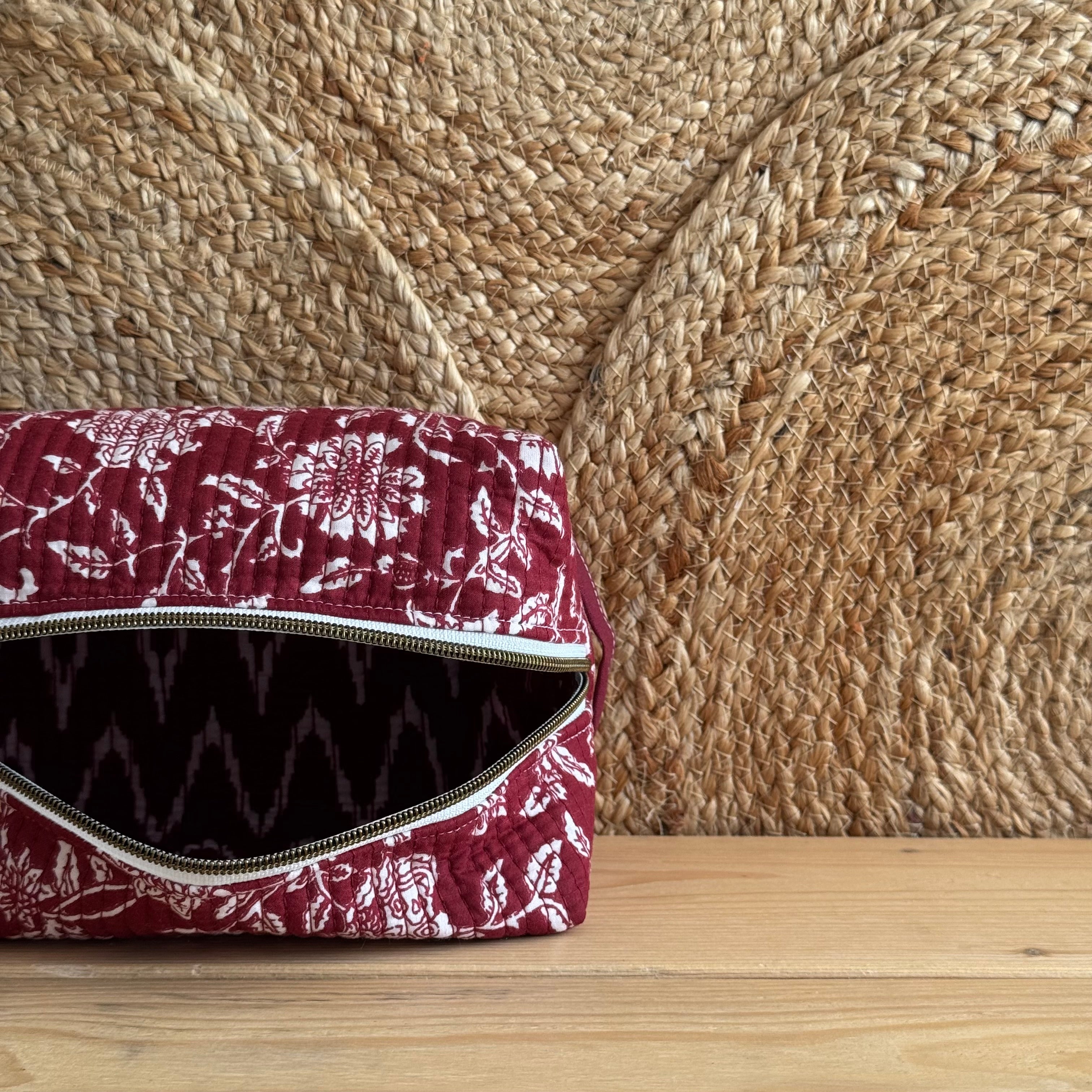 Trousse de toilette matelassé bordeaux