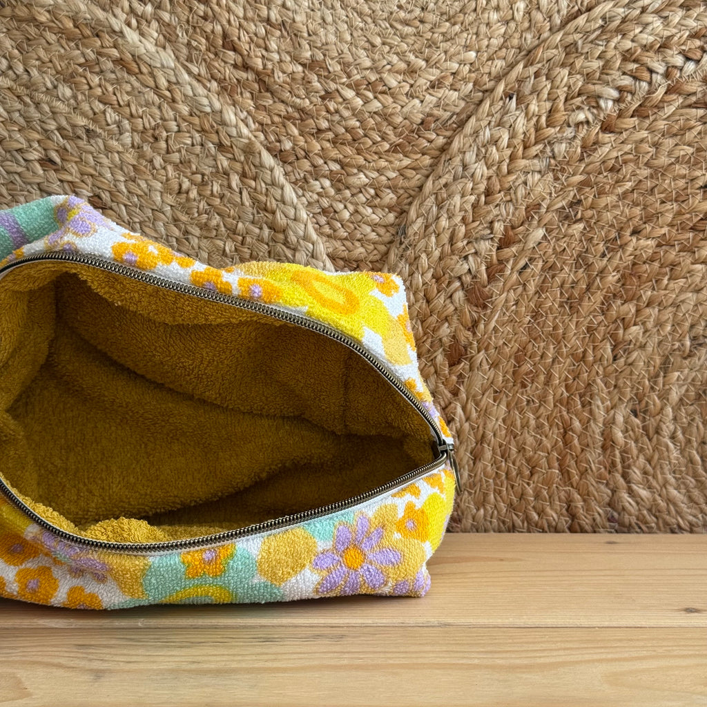 Trousse de toilette vintage fleurie / ocre