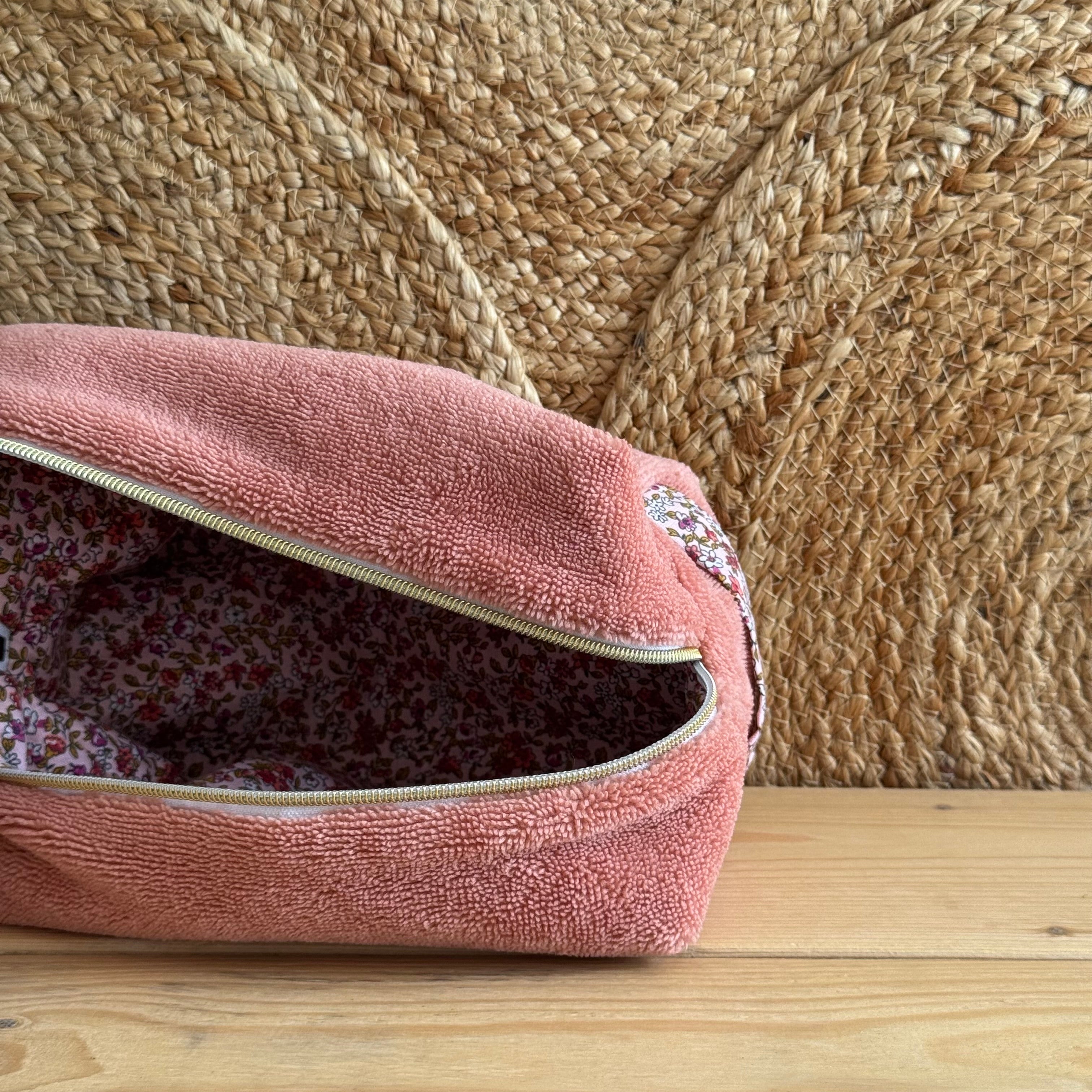 Trousse de toilette corail / fleurie
