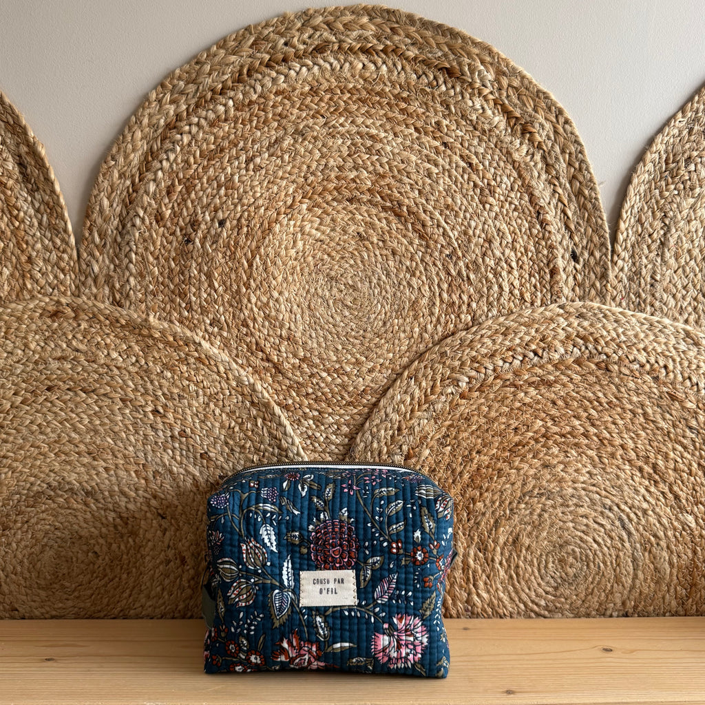 Trousse de toilette matelassé bleu canard petites fleurs
