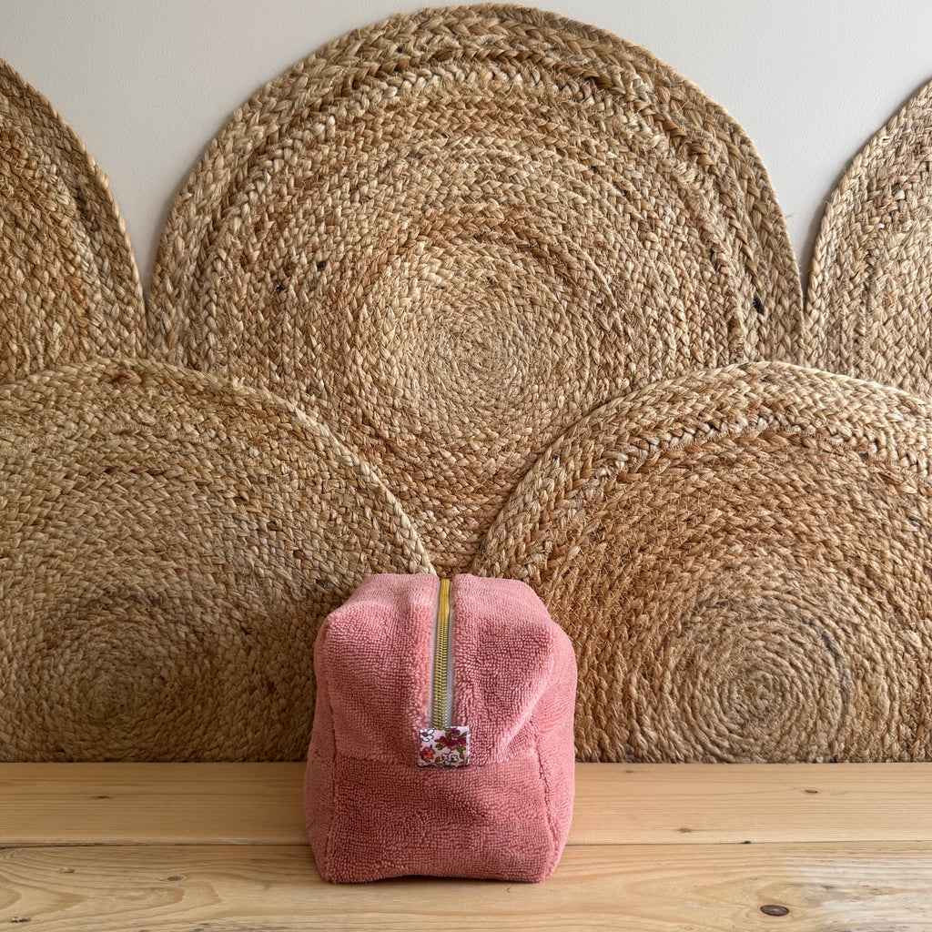 Trousse de toilette corail / fleurie