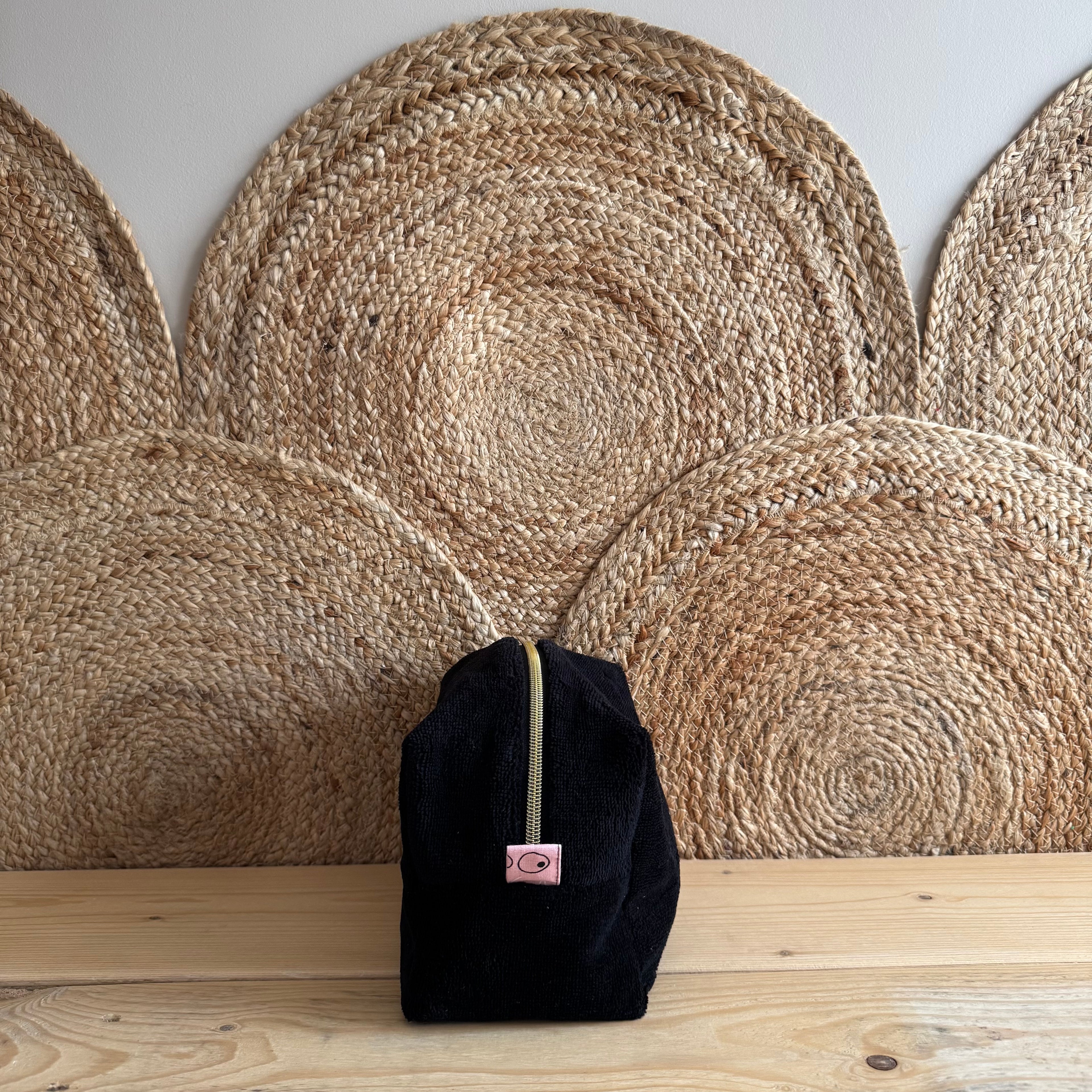 Trousse de toilette noir octobre rose