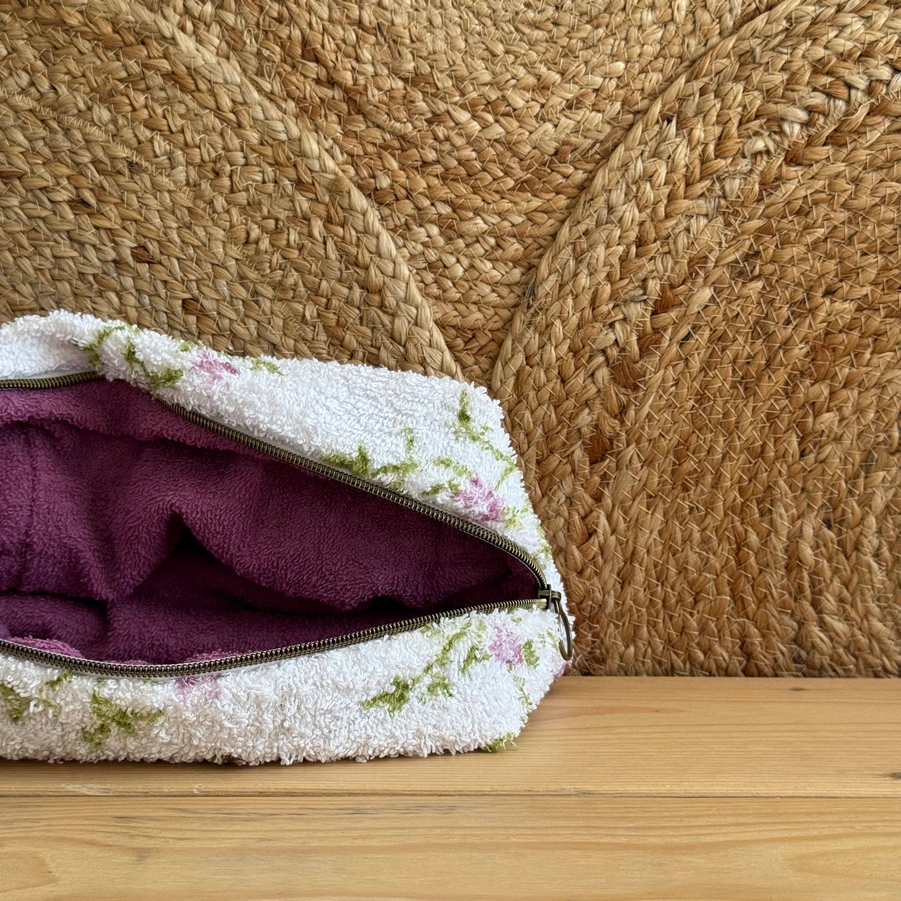 Trousse de toilette vintage fleurie / violette