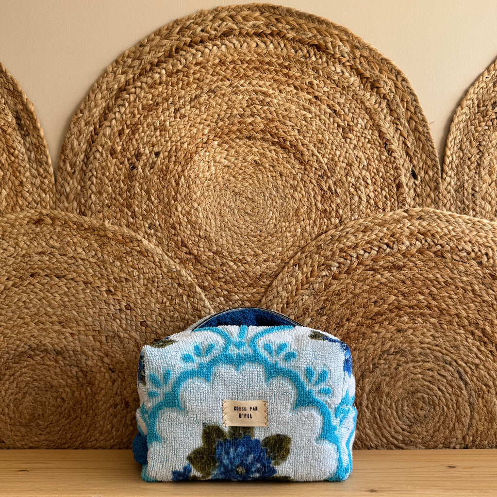 Trousse de toilette vintage fleurie / bleu roi