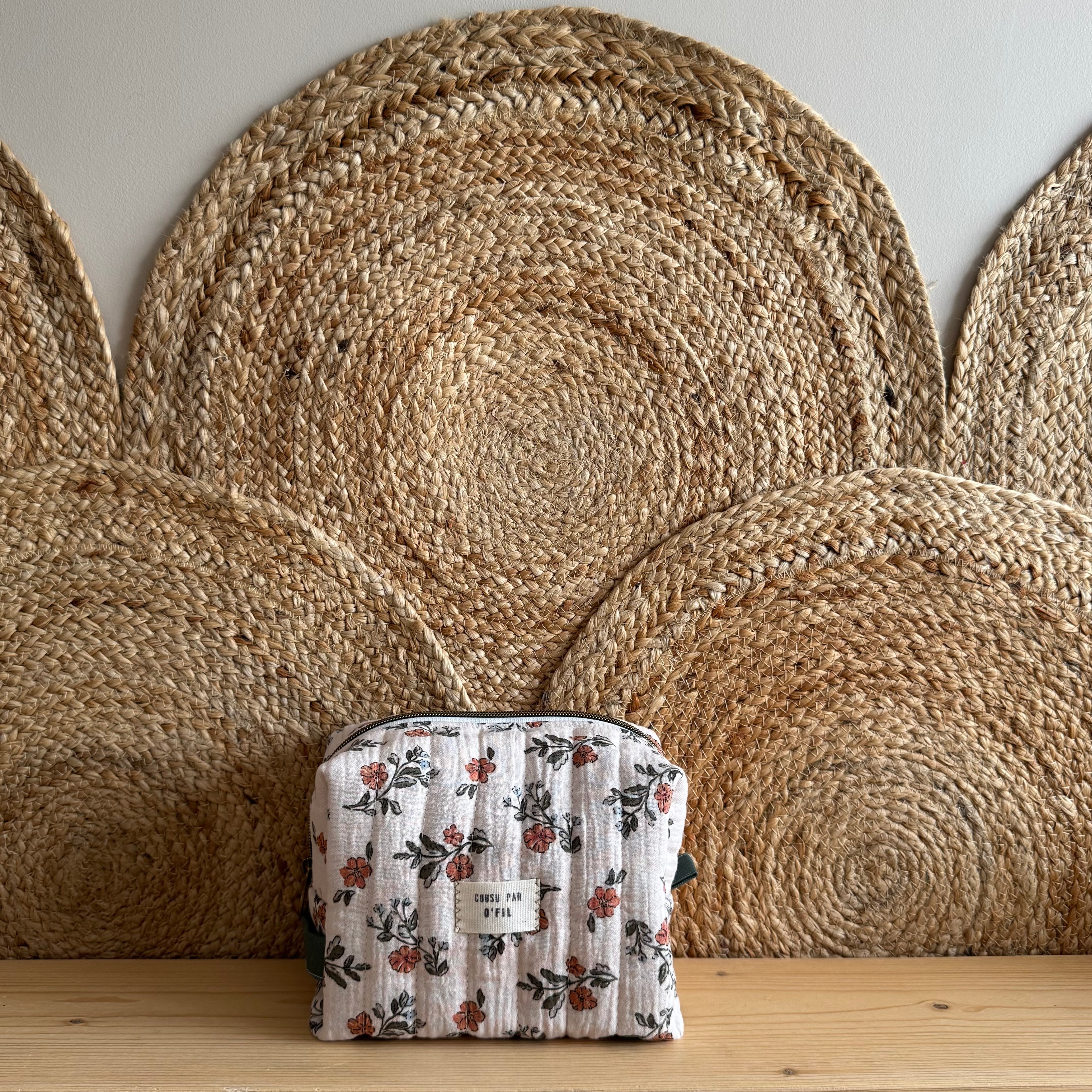 Trousse de toilette gaze de coton matelassé grosses fleurs