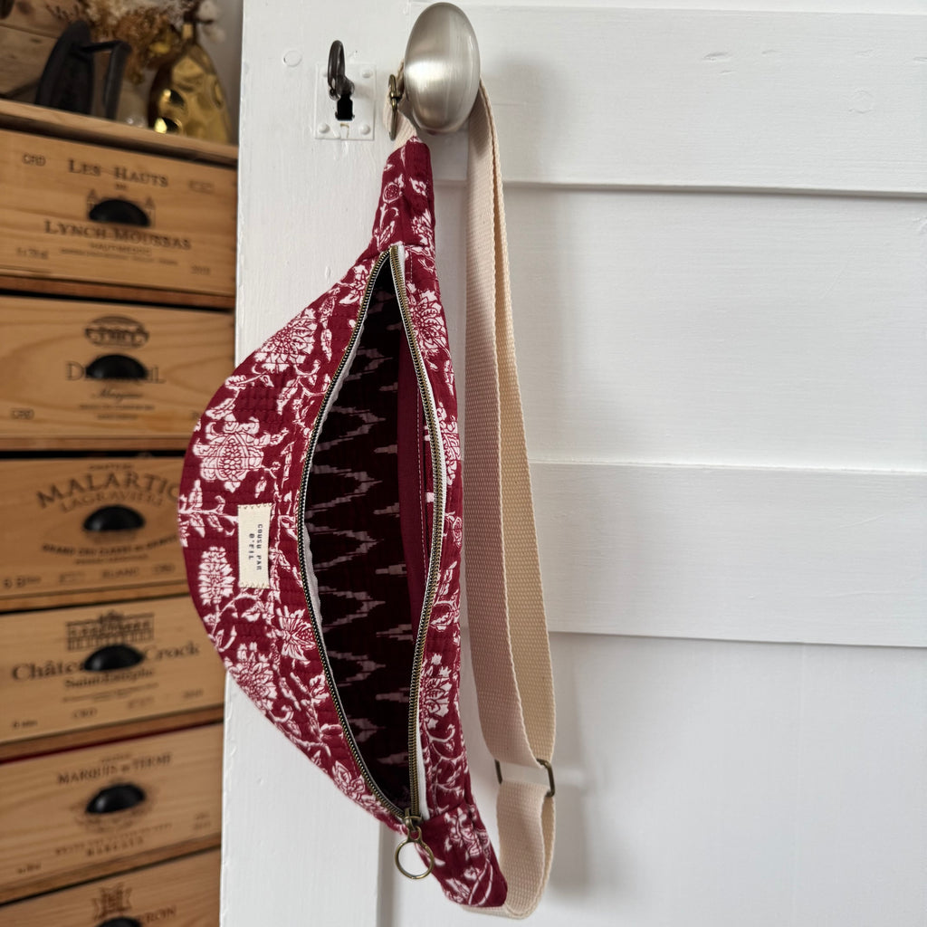 Sac banane matelassé bordeaux