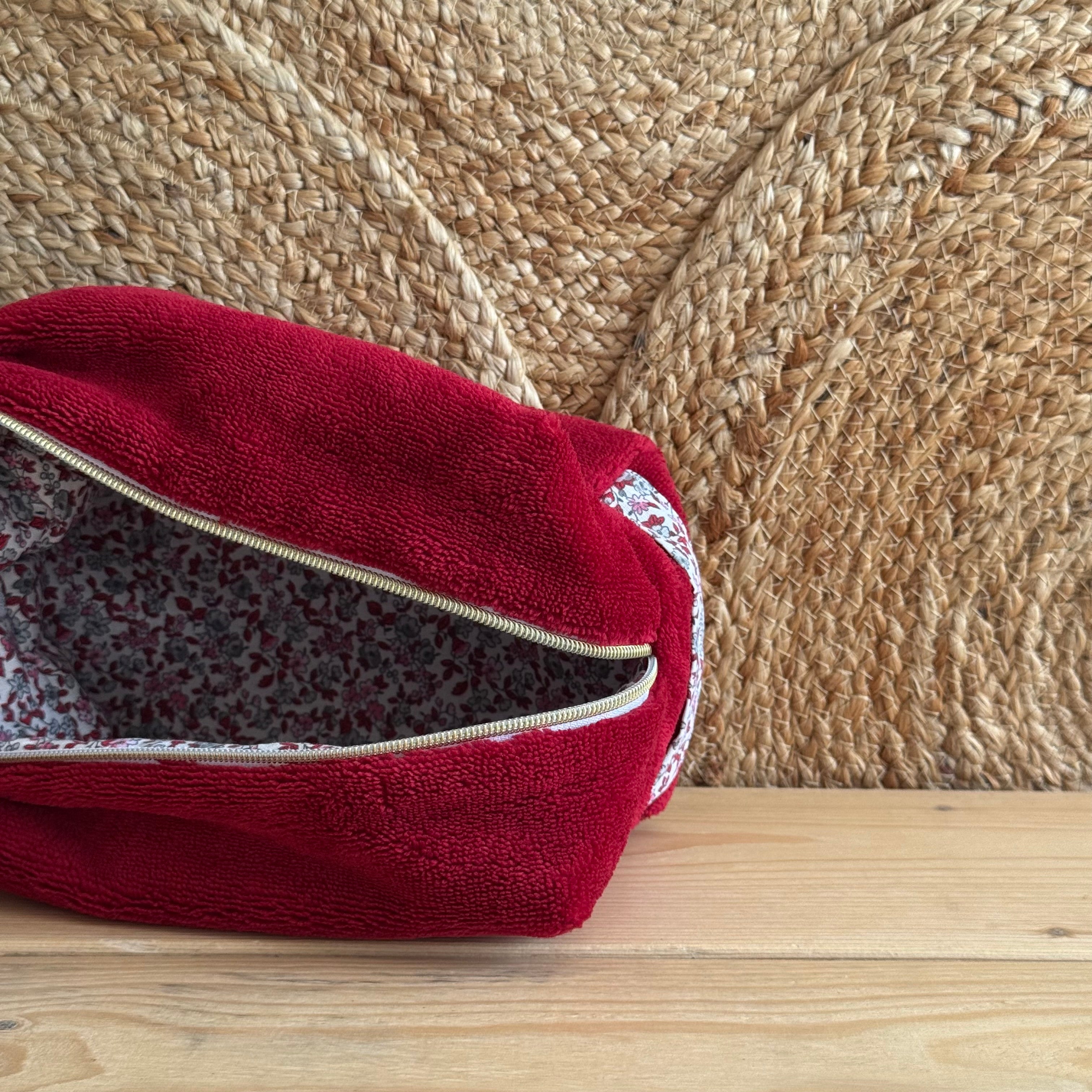 Trousse de toilette rouge / fleurie