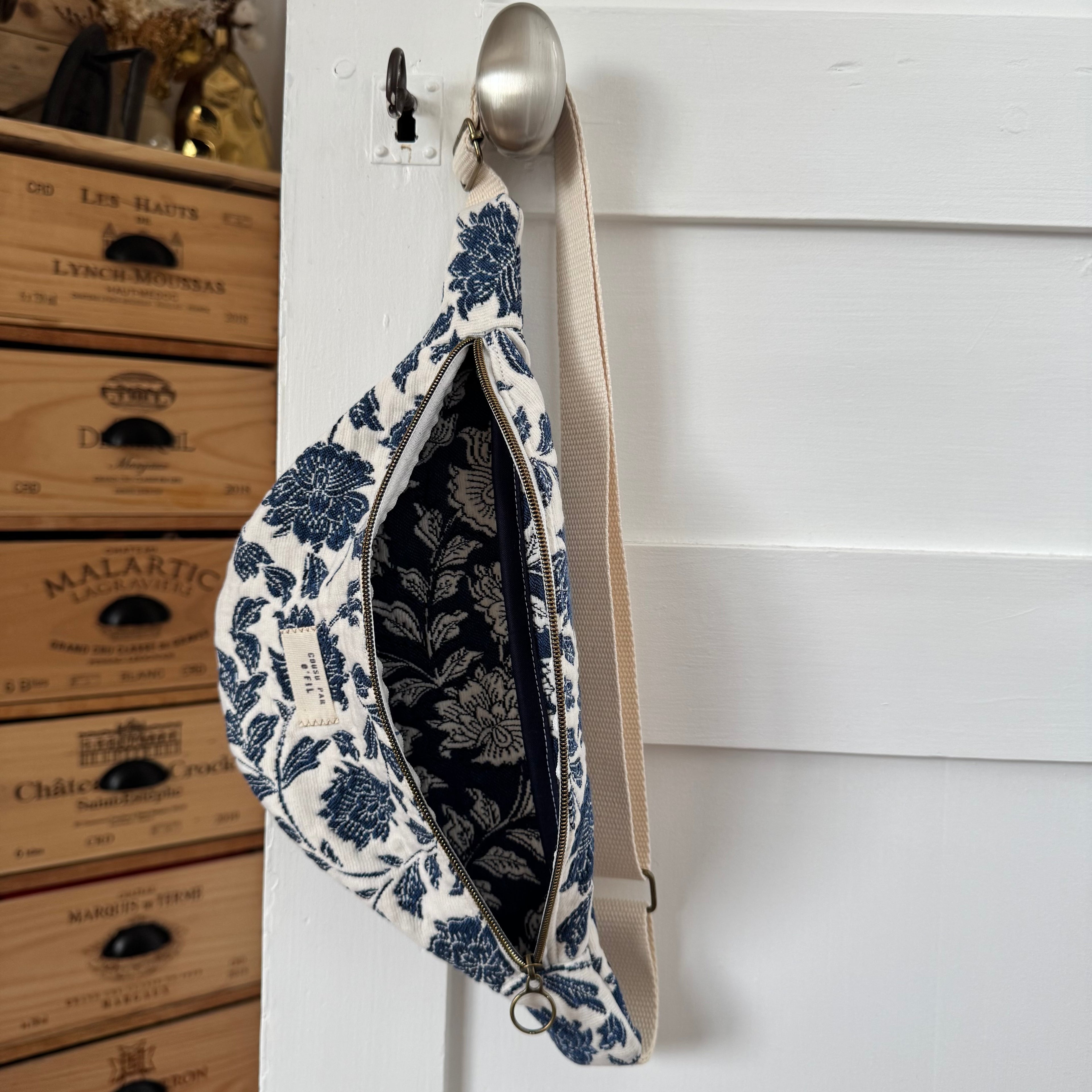 Sac banane jacquard fleuris bleu