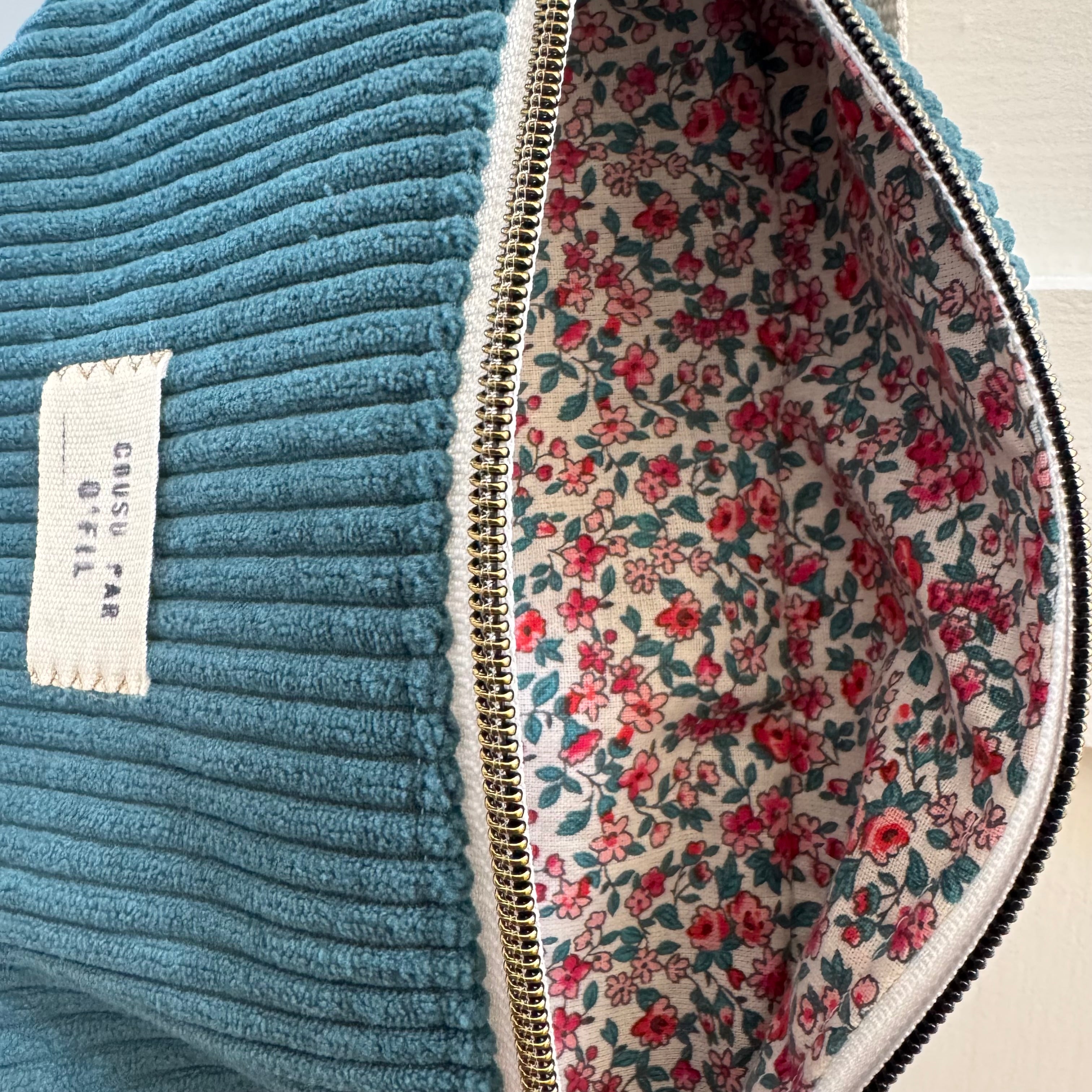 Sac banane velours bleu canard / fleuri