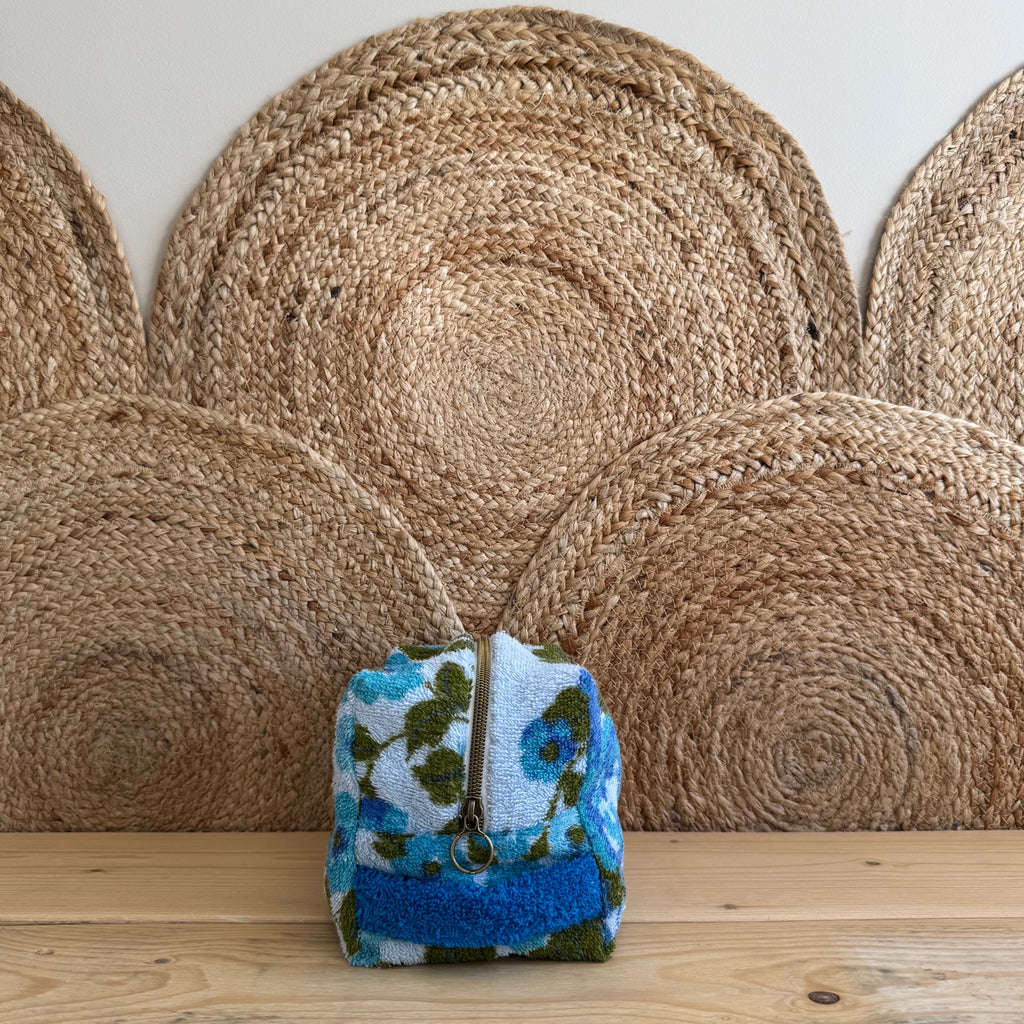 Trousse de toilette vintage fleurie / bleu roi